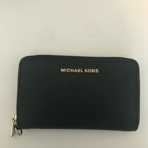 Michael Kors Large Leather Smartphone Wallet